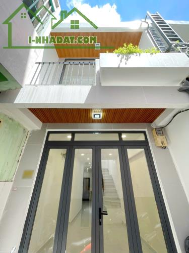 Nhà mới 2 tầng đường Hưng Phú P9Q8. Giá 3,35 tỷ bớt lộc