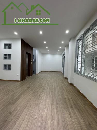 BÁN NHÀ KIM GIANG - LÔ GÓC - 7 TẦNG THANG MÁY- Ô TÔ TRÁNH- 55m² x 7 T - 2