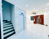 Nhà xây mới cứng, 6 tầng Thang Máy vài bước ra Phố Vĩnh Phúc giá 7,5 tỷ