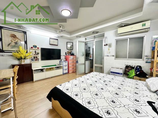 Bán nhà Lê Văn Sỹ, Quận 3, hẻm XH, 5 Tầng, 74m2, ngang 4.5m, 8Pn, Tn 740tr/năm, 13.45 Tỷ - 4