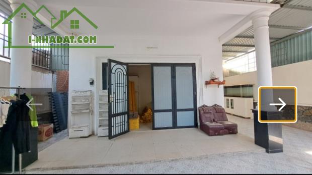 Bán gấp nhà diện tích khủng. 8tolet, 8 phòng.hạ sào từ 14ty xuống 111ty1 - 2
