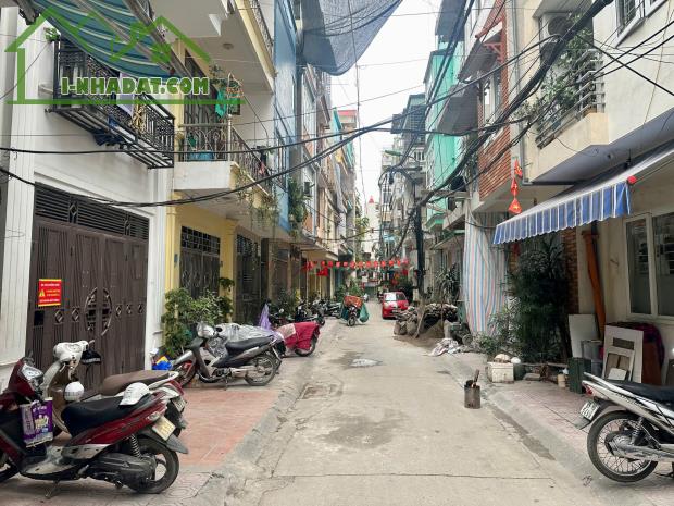(Tin thật 100%) Bán CCMN 110m2 x 31CH tại Nguyễn Thái Học - Ô tô vào nhà - Dòng tiền 1,6 - 1