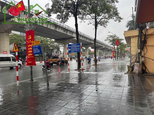 Cần bán gấp, chính chủ giảm giá sâu siêu phẩm nhà mặt đường Hồ Tùng Mậu - 1