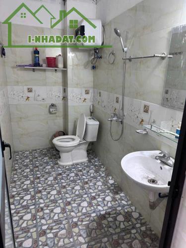 Bán nhà 2 tầng ngõ ô tô tránh nhau đường Dương Đình Nghệ - 3