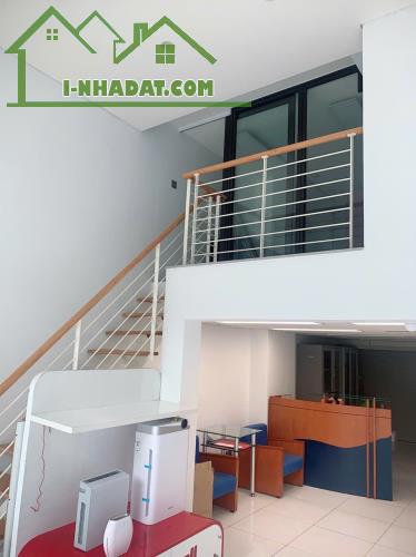 Mặt phố Quán Sứ Đầu Hàng Bông 95M2 57 Tỷ 1 Mặt Phố và 1 mặt ngõ
