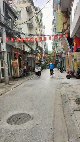 LÔ GÓC NGÕ THÔNG, Ô TÔ TRÁNH, THANG MÁY, Ô TÔ TRÁNH, NỘI THẤT XỊN, KINH DOANH, Ở NGAY.