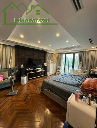 Xốm - ĐH Đại Nam, nhà đẹp ở luôn, ô tô đỗ gần, 32m2, 5 tầng, hơn 3 tỷ.