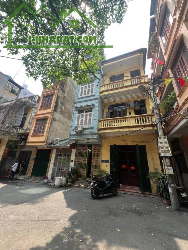 Bán Đất Tặng Nhà 3 Tầng Phố Nguyễn Trãi, Hà Đông, 50m2 3 Tầng MT 4,5M Giá Chỉ Hơn 10 Tỷ - 1