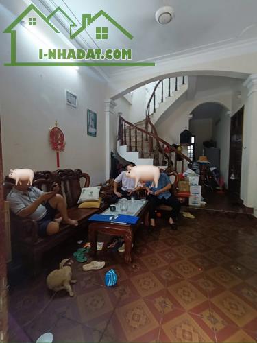 Bán Đất Tặng Nhà 3 Tầng Phố Nguyễn Trãi, Hà Đông, 50m2 3 Tầng MT 4,5M Giá Chỉ Hơn 10 Tỷ - 2