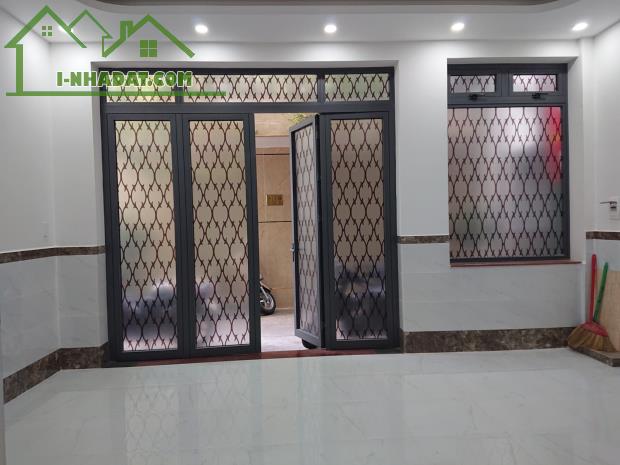 NGUYỄN HỒNG ĐÀO, TÂN BÌNH, HẺM AN NINH GẦN MT, DT:53M2 [ 5,7 ❌ 11 ] 3 TẦNG, NHỈNH 7 TỶ