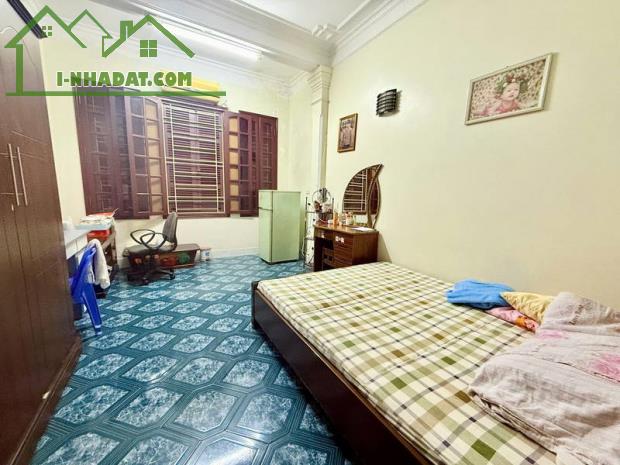 TRUNG TÂM TÂY HỒ  -PHỐ THUỴ KHUÊ GẦN OTO NGÕ THÔNG , Ô CHỜ THANG MÁY,     8 PN KHÉP KÍN . - 4
