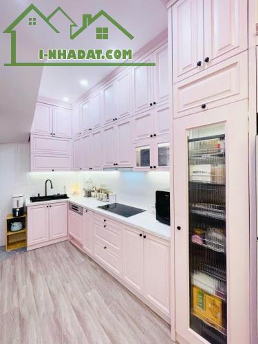 NHÀ ĐẸP GỐC ĐỀ FULL ĐỒ - NGÕ RỘNG DT 30m2 5 tầng MT 3.5m Giá 8.6 tỷ - 2