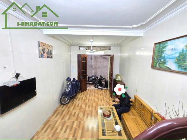BÁN NHÀ DÂN XÂY NGUYỄN LƯƠNG BẰNG-ĐỐNG ĐA--MT4M- DT 42 M2- 10 TỶ