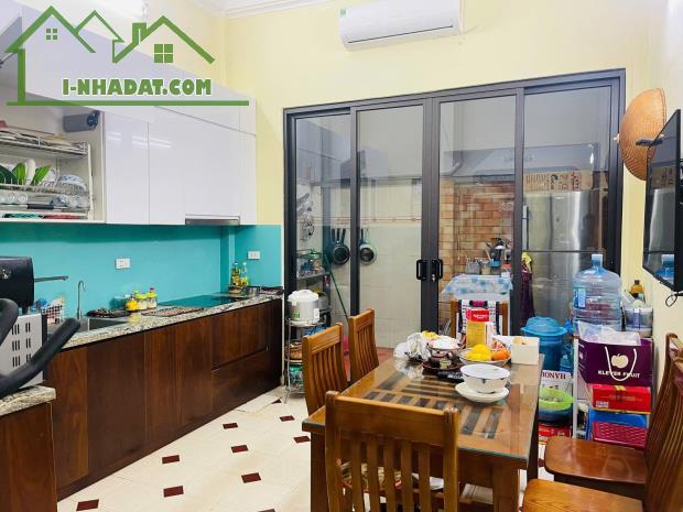NỔI TIẾNG ! Quận Cầu giấy Đường Cầu Giấy 78m2 4 tầng 4.1m MT  ô tô đỗ cửa, 24.5 tỷ - 5