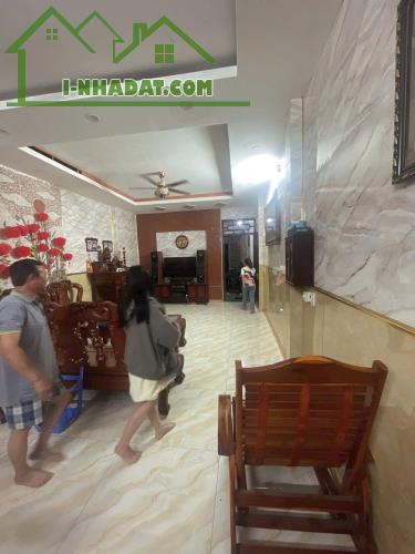 NGộp Âu Cơ - Lê Đại Hành - Quận 11 - 105m  - HXH vô nhà - 2 tầng - 4