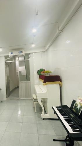 MẶT TIỀN 3 TẦNG QUẬN 4 - NHỈNH 4 TỶ - KINH DOANH CỰC TỐT! - 1