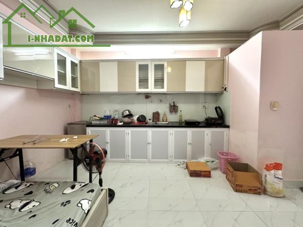 BÁN NHÀ PHÚ NHUẬN HXH 60M2 5 TẦNG NGANG GẦN 6M SÁT MT CHDV 9 PN TRẦN KẾ XƯƠNG 9.4 TỶ.