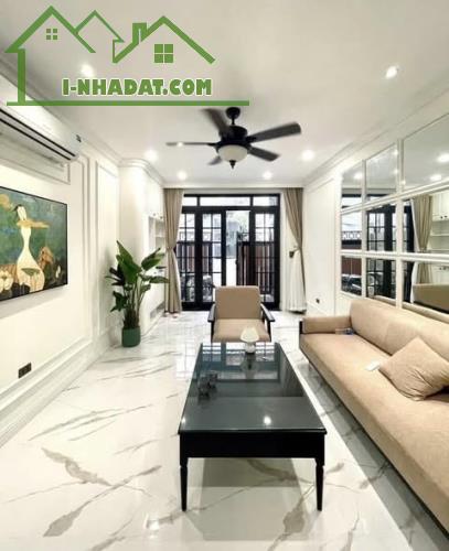 CHỦ MÓT B.Á.N G.I. Ả.M SÂU- NHỈNH 7T.Ỷ - NHÀ ĐẸP  CẦU GIẤY - VÀI BƯỚC RA ÔTÔ - Ở NGAY - 1