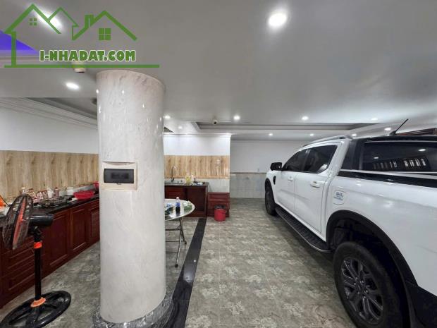 Bán Biệt Thự góc 2 mặt tiền gần Giáo Xứ Hòa Bình, Tân Hòa, Biên Hòa, 360m2, giá 14.9 tỷ
