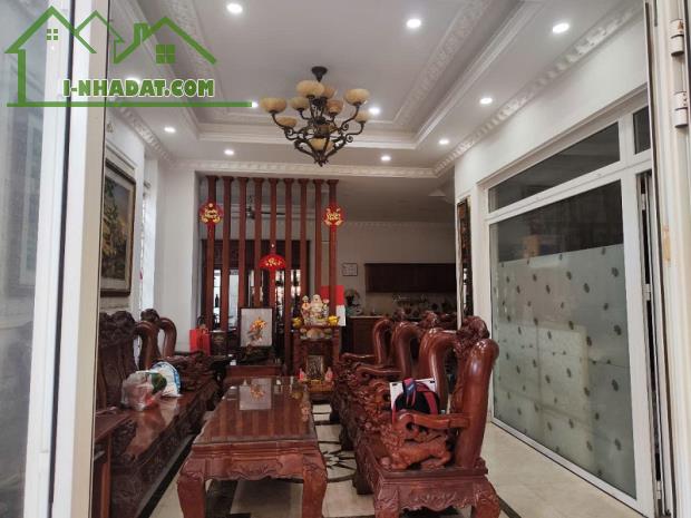 Bán nhà MT ngộp, xe hơi đỗ cửa ĐS 38, Hiệp Bình Chánh, Thủ Đức, 151m2, 3 tầng - 1