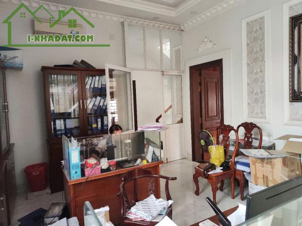 Bán nhà MT ngộp, xe hơi đỗ cửa ĐS 38, Hiệp Bình Chánh, Thủ Đức, 151m2, 3 tầng - 4