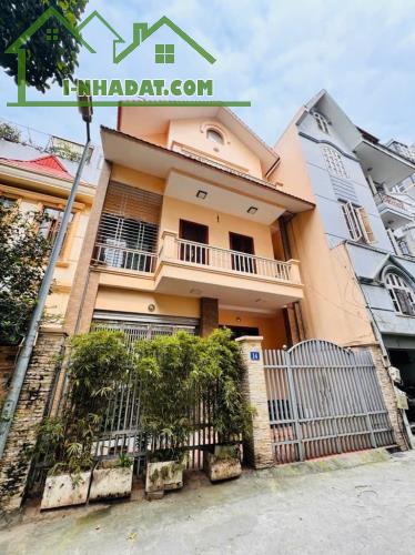 NHÀ HOÀNG QUỐC VIỆT, CẦU GIẤY, KINH DOANH, Ô TÔ TRÁNH, VỈA HÈ, CHỈ 28.8 TỶ - 1
