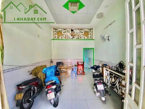 Bán đất tặng nhà 3PN đường ô tô tới nhà; đã test QH; gần ngã tư ga Q12