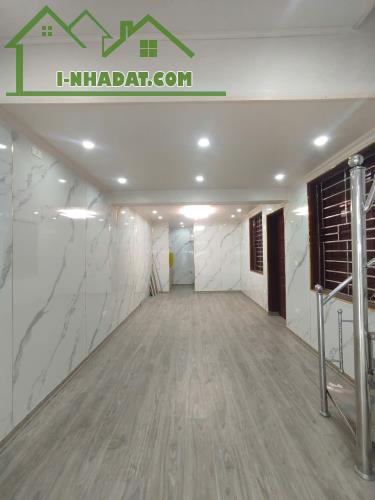 Cho thuê căn hộ Tập thể tầng 1 Thái Thịnh KD Spa, nail, ở hộ gia đình, 9 Triệu