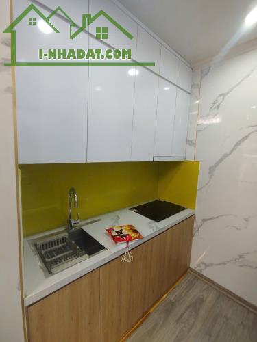 Cho thuê căn hộ Tập thể tầng 1 Thái Thịnh KD Spa, nail, ở hộ gia đình, 9 Triệu - 2
