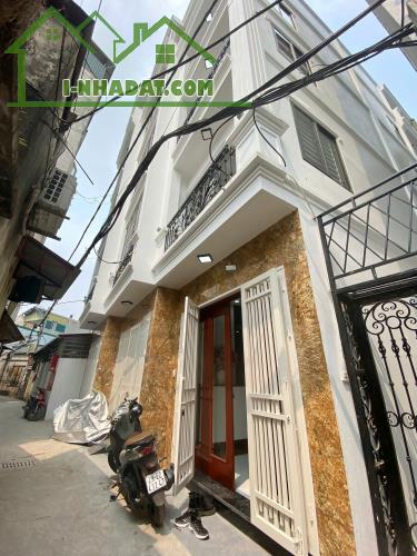 Cho thuê nhà Lô góc + mới ngõ 143 Nguyễn Chính 5 tầng x 33m2, 4 ngủ, 15 Triệu (có thương