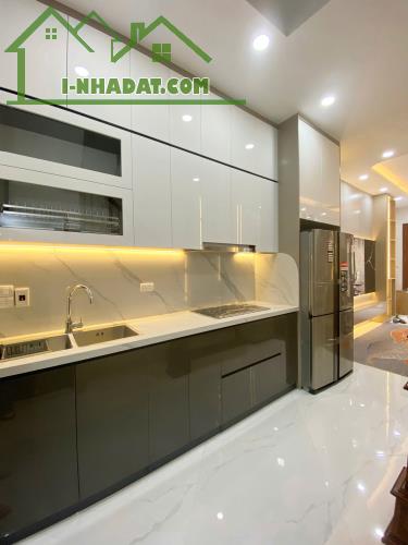 Cho thuê nhà Lô góc + mới ngõ 143 Nguyễn Chính 5 tầng x 33m2, 4 ngủ, 15 Triệu (có thương - 1