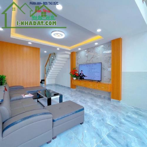 [ Bán Gấp ] Nhà Phố Lê Văn Thịnh, Q2 _ Hẻm Xe Hơi _ Nở Hậu Phát Lộc _ 3 Tầng Đẹp Như Mơ. - 2