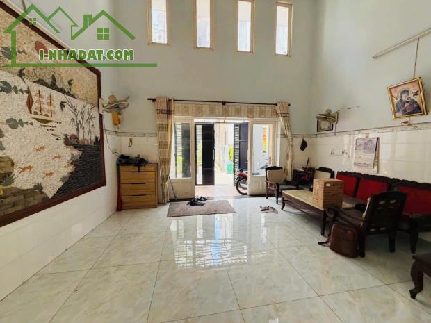 NGAY ETOWN P.13 Q.TÂN BÌNH-4 TẦNG-5.5Mx16M-SÁT MẶT TIỀN CỘNG HÒA - 4