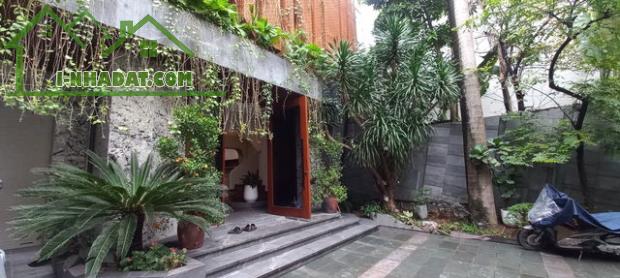 Bán nhà mặt phố Hàng Bún, Ba Đình 200m2, 3 tầng, mặt tiền 12m giá 150 tỷ có TL - 2