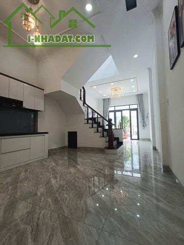 Nhà 1 lầu 1 trệt nhánh hẽm 269 Phú Hòa, Thủ Dầu Một, Bình Dương