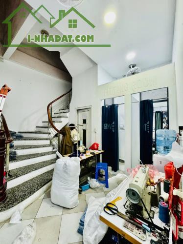 BÁN NHÀ MẶT PHỐ LẠC LONG QUÂN - TÂY HỒ - 3 PHÚT RA HỒ TÂY - 6 TẦNG - SỔ ĐỎ - 3