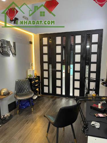 Mặt tiền kinh doanh 2 mặt Ngang4 x5 tấm Trung tâm Q4 - 7 tỷ - 2