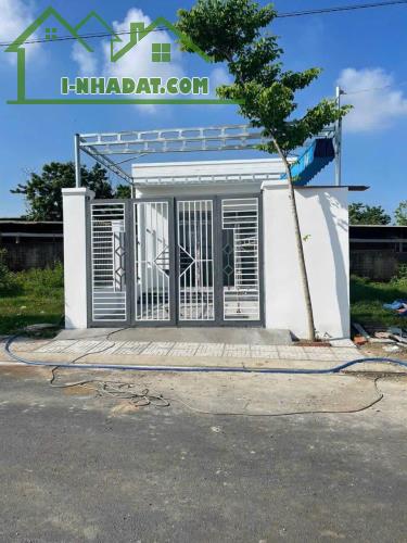 Nhà Mới 100% – Gần QL1A – Thu Nhập Ổn Định – Chỉ 1 Tỷ 550 Triệu!