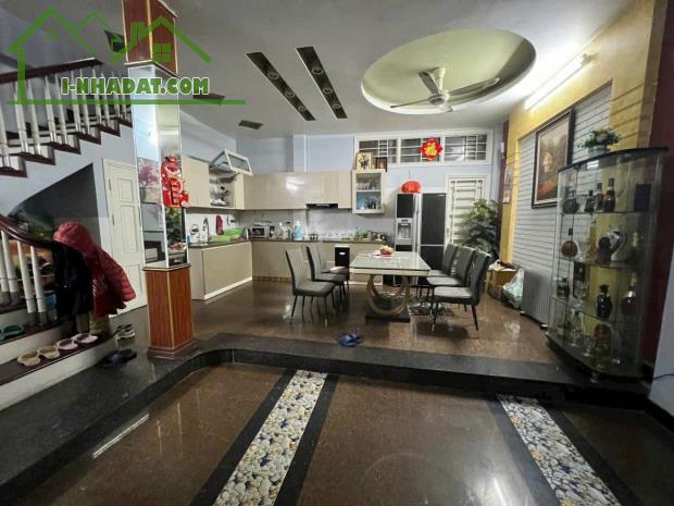Cực hiếm nhà Cầu Giấy Lô góc 3 thoáng DT 45m giá 9 tỷ - 2