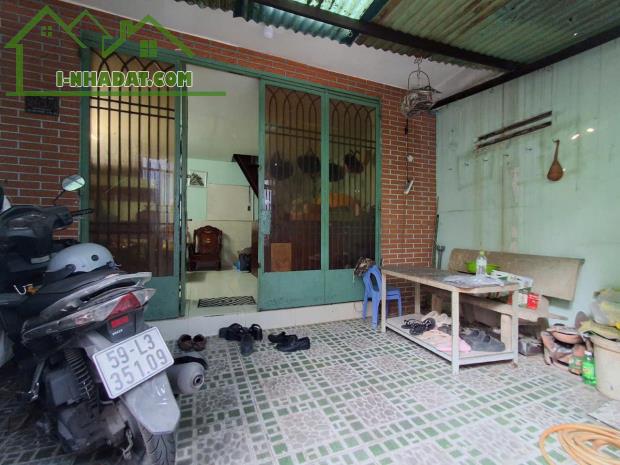 Bán nhà cũ 58m2 Lưu Hữu Phước Quận 8 giá tốt 2,6 tỷ - 1