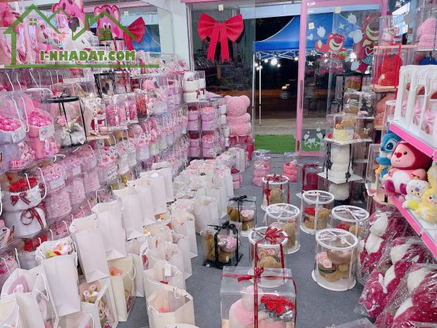 CẦN SANG GẤP SHOP PHỤ KIỆN QUÀ TẶNG  Bao gồm tất cả hàng hóa cửa hàng