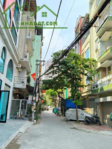 Sang tên nhà C4 Ngô Quyền HĐ, 45mx 4.7m, lô góc, ô tô đỗ cửa giá 6 tỷ. - 1