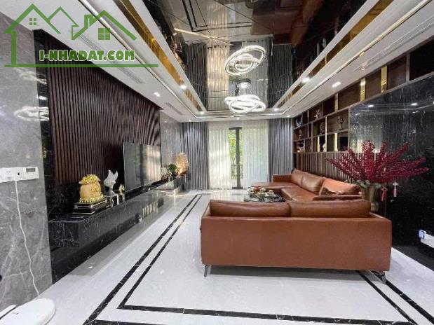 MẶT TIỀN ĐƯỜNG D2, PHÂN LÔ, DT 110M² x 5T, NỘI THẤT SANG TRỌNG, TĂNG NHƠN PHÚ A - 1