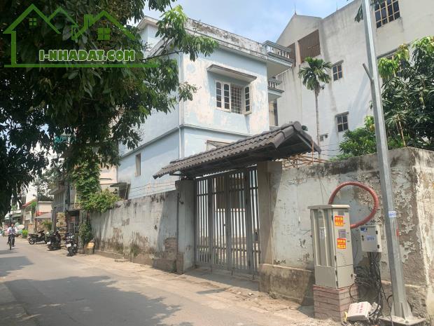 Bán Đất Hiếm 28 Xuân La - 353m2 x MT 25m - Lô góc - Ngõ thông oto tránh - 5 bước ra Phố