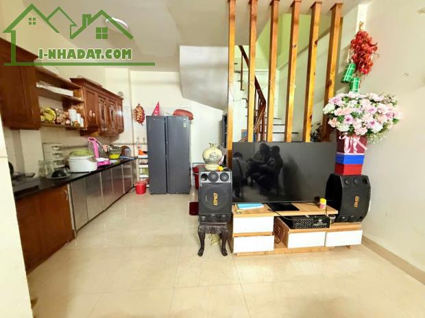 Bán Nhà Định Công Hạ - Trần Hòa , DT42m ,Giá Hơn 7 tỷ , oto Đỗ Cổng , Ngõ Nông