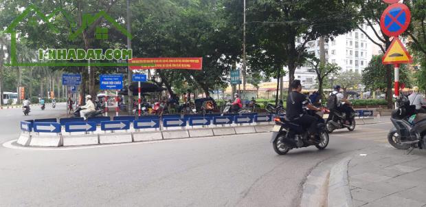 NHÀ MỚI ĐẸP Ở NGAY - GẦN ÔTÔ - 5TẦNG NGÕ THÔNG RỘNG, VĂN QUÁN, 6.95tỷ.