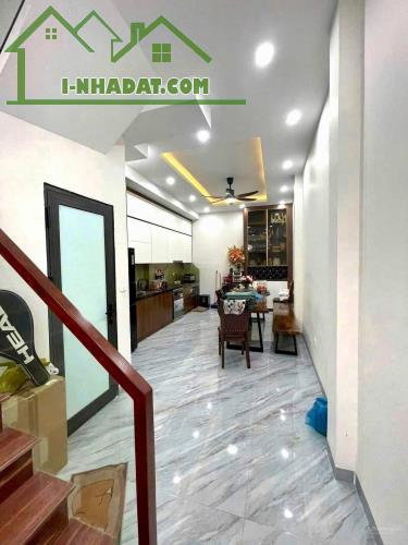 BÁN NHÀ KHƯƠNG TRUNG - 45M², 5 TẦNG - CÁCH Ô TÔ 10M - GIÁ CHỈ 6,9 TỶ - 1