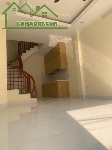 BÁN NHÀ CỔ LINH, ĐÀM QUANG TRUNG, GẦN TTTM AEON, NGÕ THÔNG, Ô TÔ ĐỖ CỬA, 5 TẦNG, XÂY MỚI.
