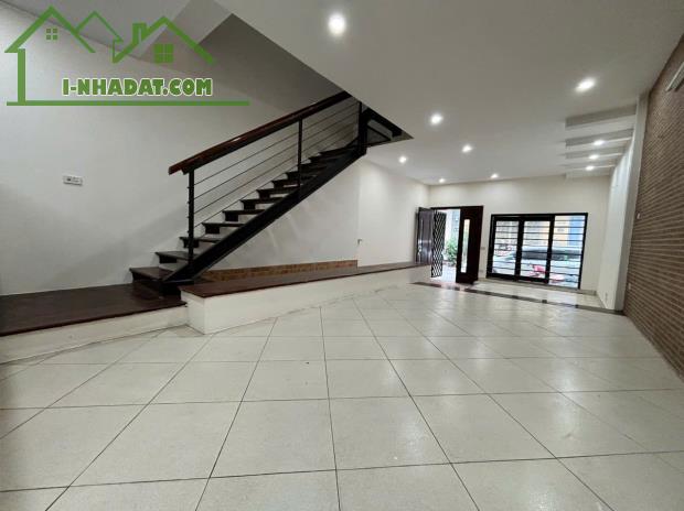 Cho thuê nhà MỚI ĐẸP KĐT Văn Quán 80m x 4 tầng 23 triệu 0903409888