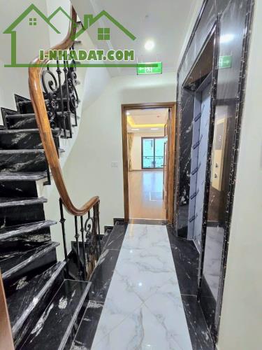 NHÀ ĐẸP Đội Cấn - Ba Đình, 55m2 x 8 Tầng, Thang Máy, MT 4m, Giá 18 Tỷ LH: 0977658369 - 1